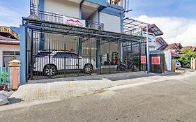 Oyo 90704 Nabila Residence Syariah